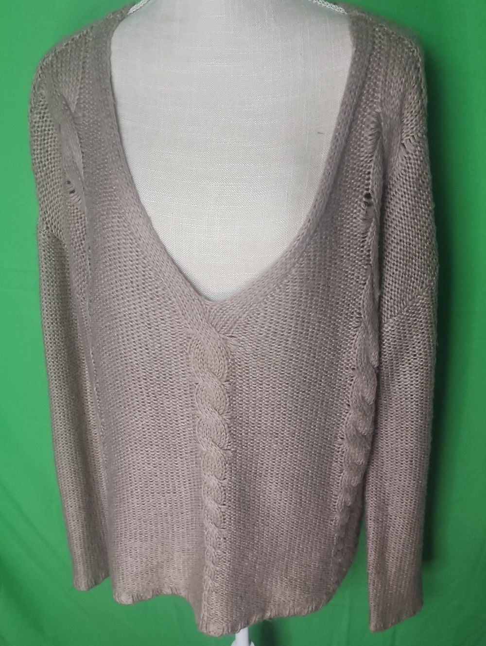 H&M Distressed Cable Knit V-Neck Sweater M Beige Frayed Slouchy Grunge Pullover